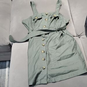 Elegant Green Button-Down Dress